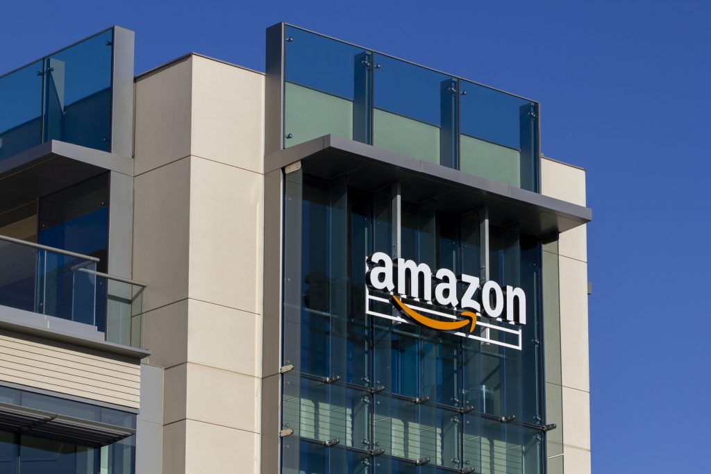 Exdirectiva de Amazon denuncia que le pidieron ignorar las leyes de copyright  